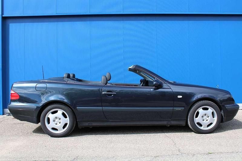 Usata Mercedes CLK200 Elegance 192 CV (141 kW) 1999 Blu Cabrio