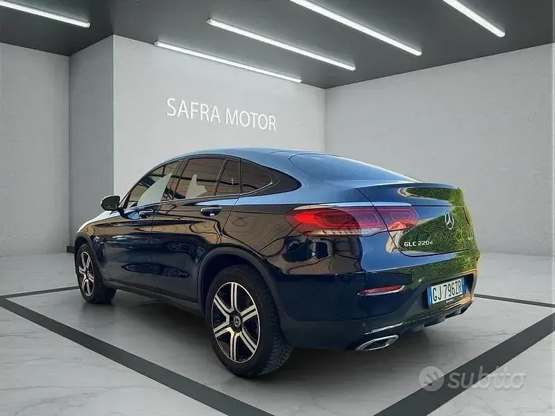 Usata Mercedes GLC220 194 CV (142 kW) 2022 Blu/azzurro SUV