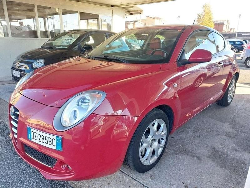 Rosso Usata 2009 Alfa Romeo MiTo Distinctive Due volumi | 5500 € (Buon prezzo) - Immagine 1/4