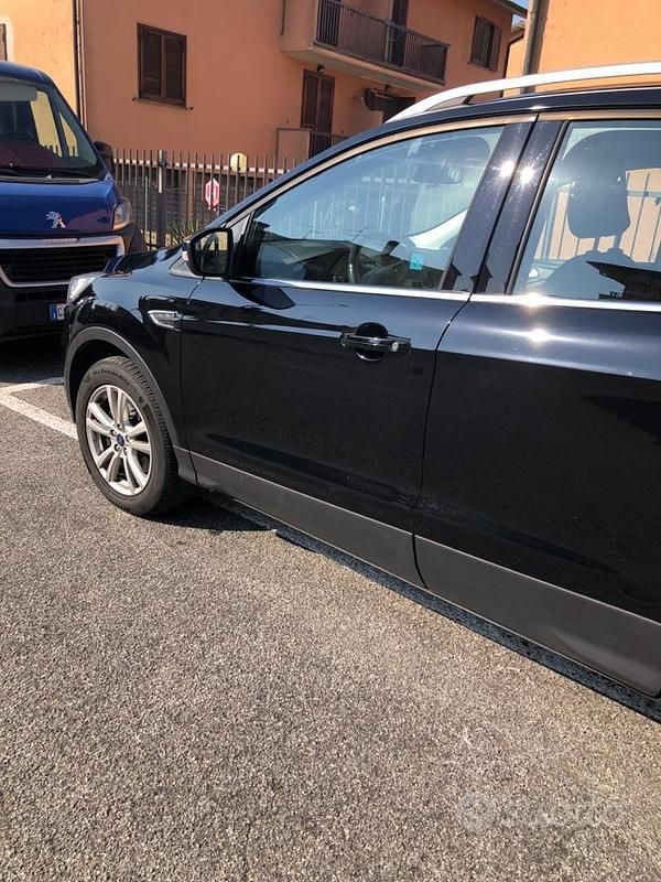 Gebraucht Ford Kuga 120 PS (88 kW) 2019 Schwarz SUV
