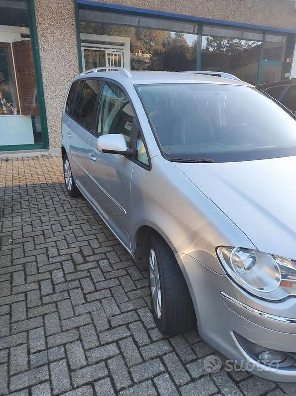 Usata VW Touran 105 CV (77 kW) 2009 Grigio Monovolume