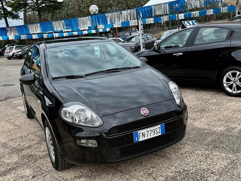 Usata Fiat Punto 77 CV (56 kW) 2018 Nero Berlina