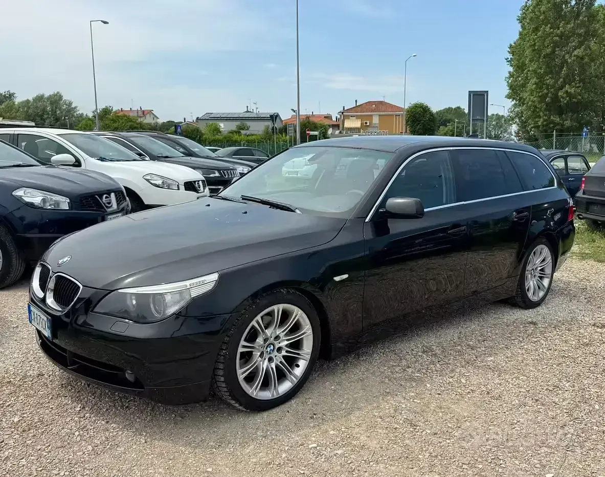 Usata BMW 525 Efficient Dynamics 177 CV (130 kW) 2005 Nero Station wagon