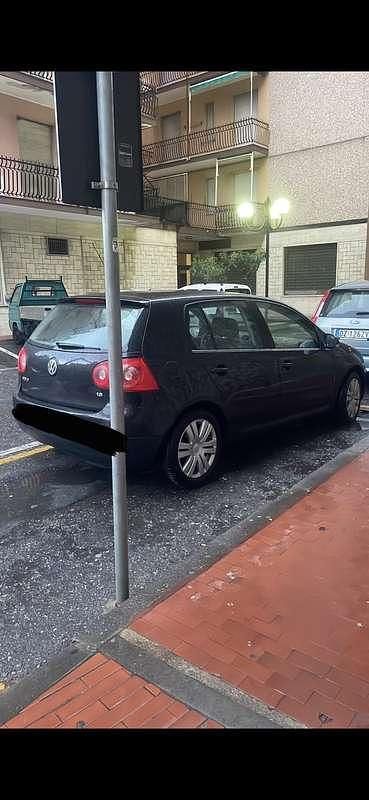 Usata 2006 VW Golf Trendline Tre volumi | 1300 € (Super prezzo) - Immagine 1/2