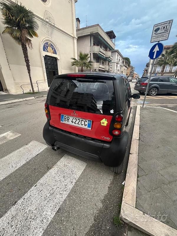 Rosso Usata 2001 Smart ForTwo Coupé Coupé | 1750 € (Buon prezzo) - Immagine 1/4