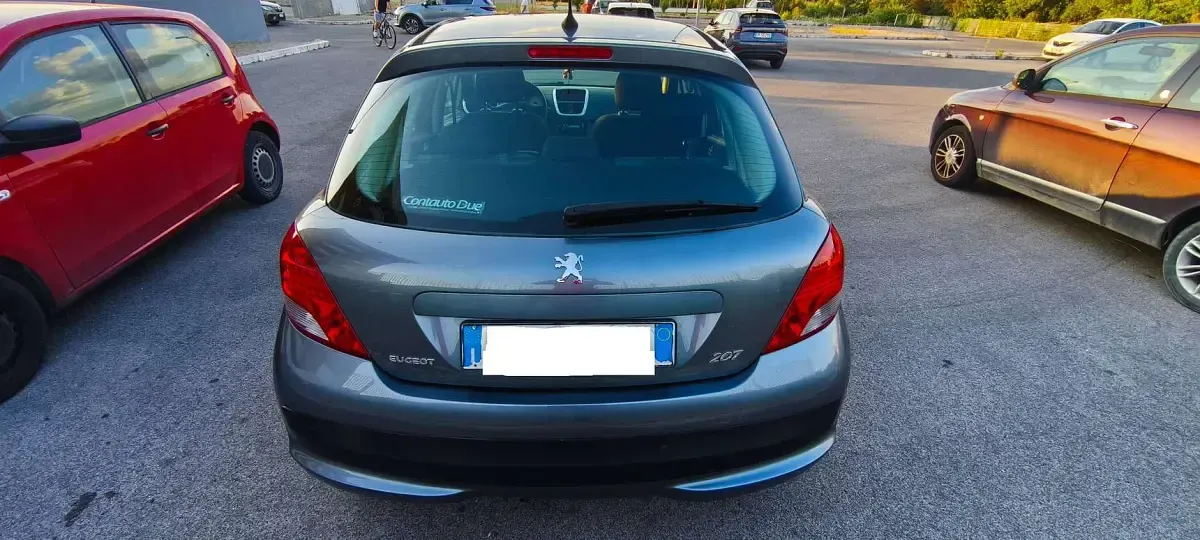 Usata Peugeot 207 73 CV (53 kW) 2010 Grigio Berlina