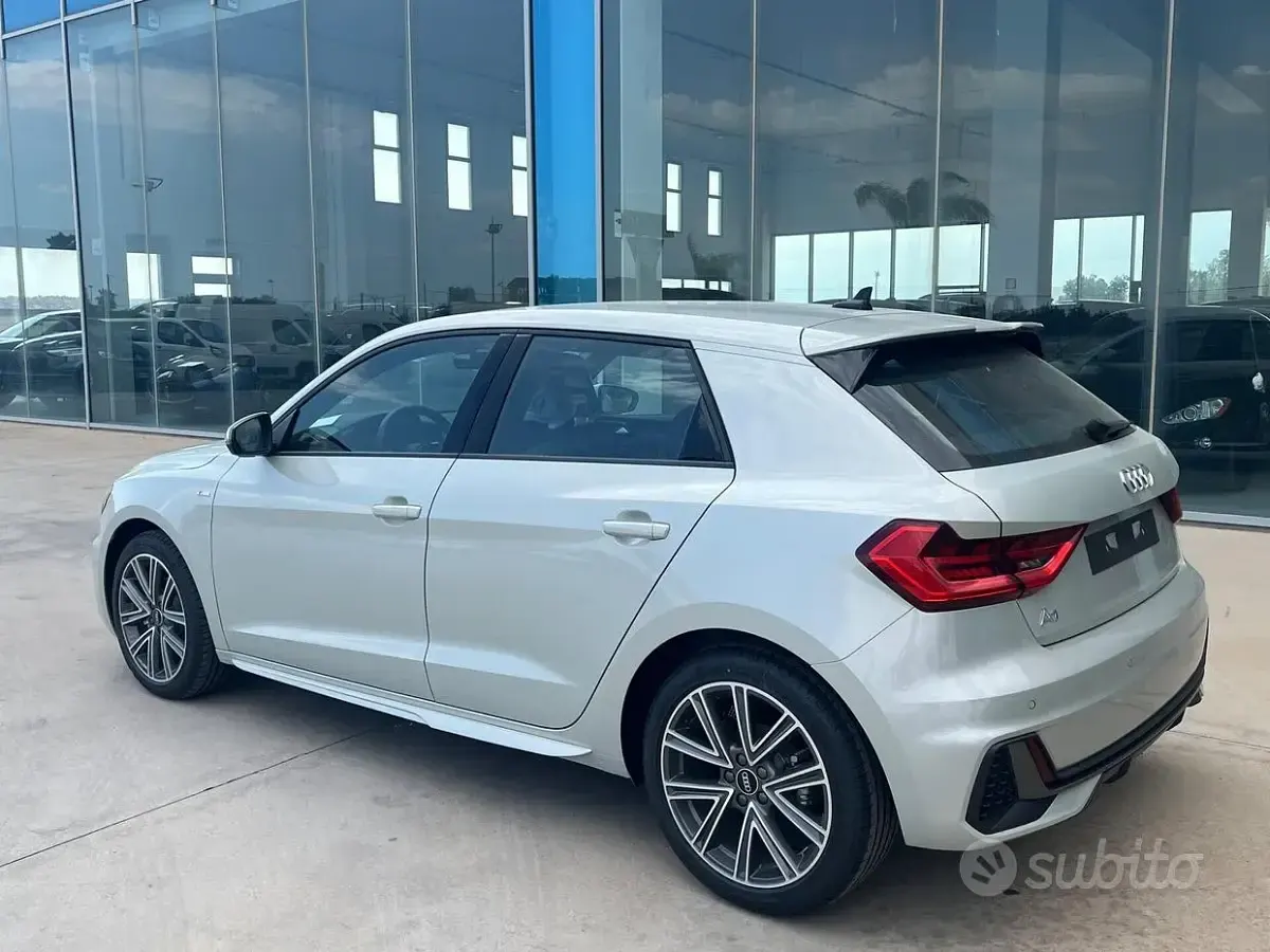 Nuova Audi A1 S-Line 116 CV (85 kW) 2026 Grigio SUV