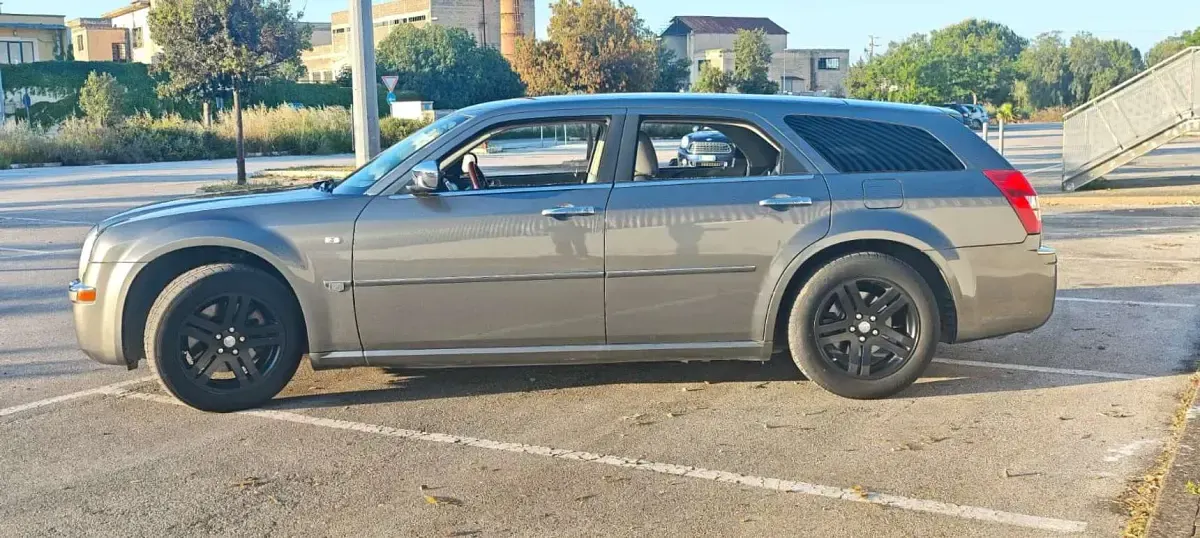 Usata Chrysler 300C Touring 218 CV (160 kW) 2007 Grigio Station wagon
