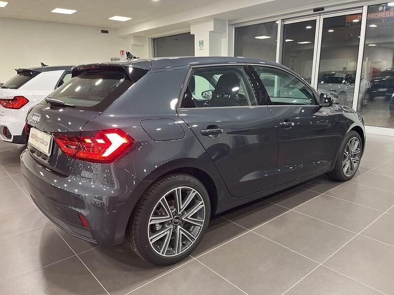 Neu Audi A1 Sportback Business 116 PS (85 kW) 2025 Grau Kleinwagen