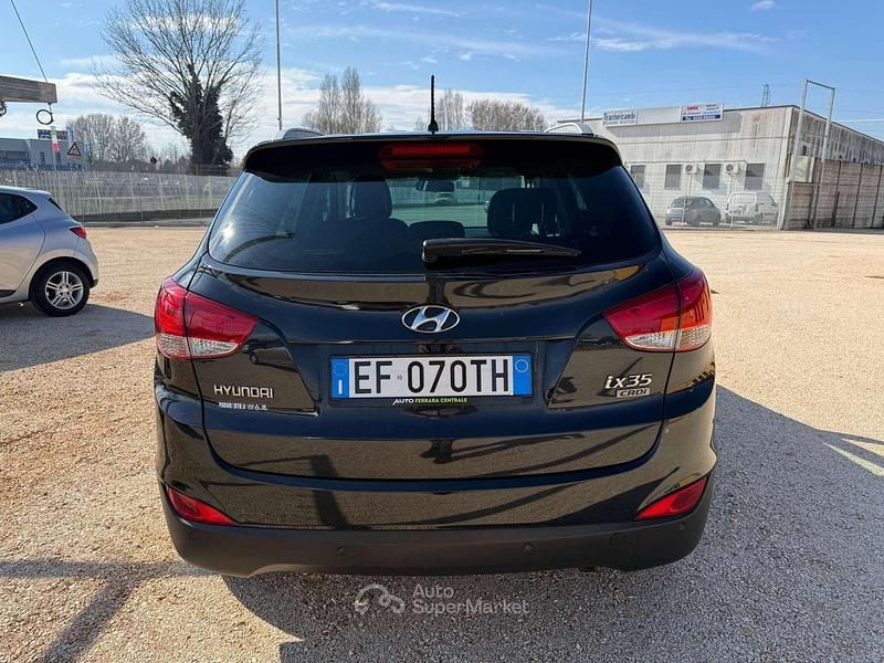 Usado Hyundai ix35 Comfort 116 HP (85 kW) 2011 Preto SUV