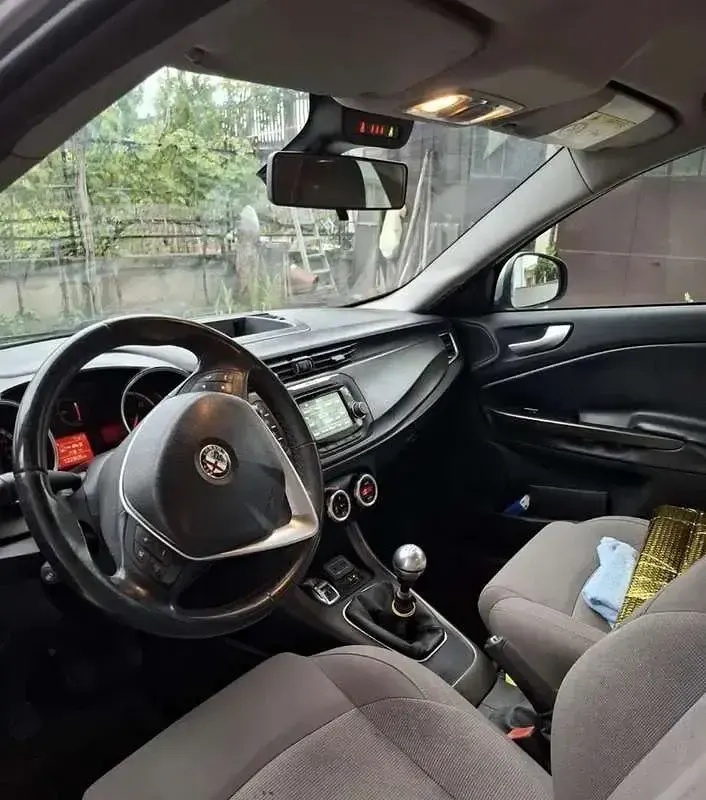 Usata Alfa Romeo Giulietta Distinctive 105 CV (77 kW) 2015 Utilitaria