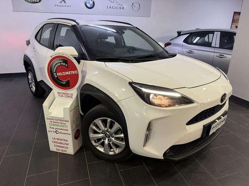 Bianco Usata 2023 Toyota Yaris Cross Business Edition SUV | 22.000 € (Ottimo prezzo) - Immagine 1/4