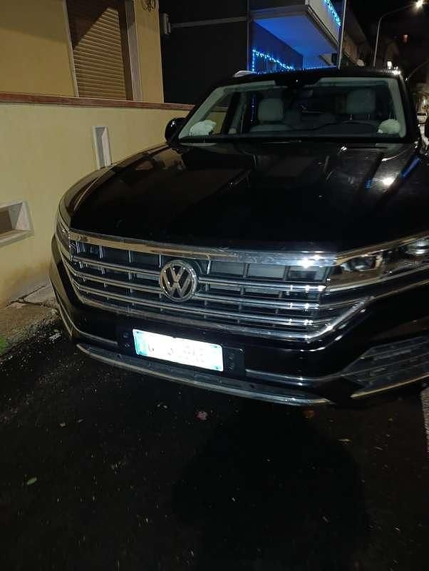 Usata VW Touareg Elegance 231 CV (169 kW) 2020 Nero SUV