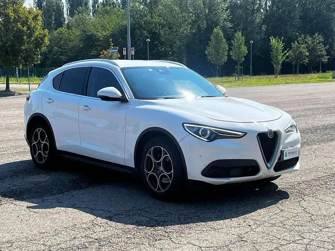 Usata Alfa Romeo Stelvio Business 160 CV (117 kW) 2019 Bianco SUV