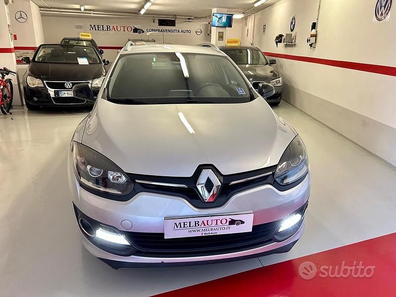 Grigio Usata 2016 Renault Mégane GrandTour LIMITED Station wagon | 6999 € (Ottimo prezzo) - Immagine 1/4