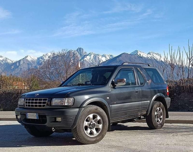 Usata Opel Frontera Sport 204 CV (150 kW) 2001 Nero SUV