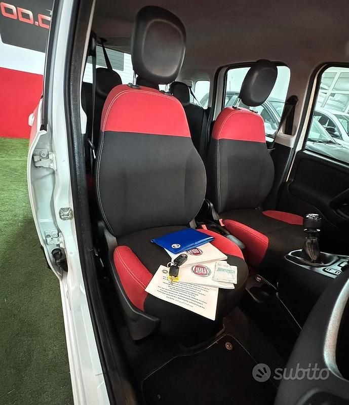 Usata Fiat Panda Lounge 70 CV (51 kW) 2017 Bianco Utilitaria