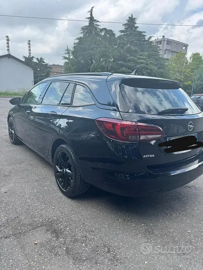 Usata Opel Astra Edition 122 CV (89 kW) 2022 Utilitaria