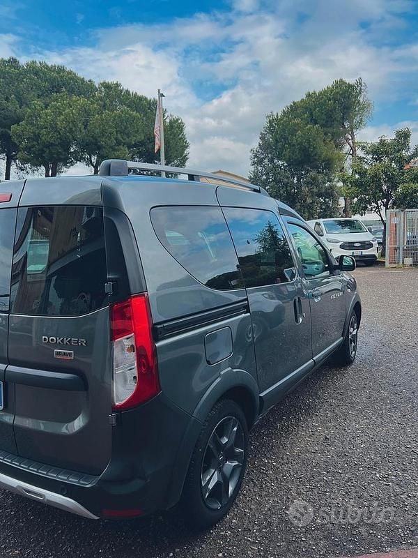 Gebraucht Dacia Dokker 90 PS (66 kW) 2017 Grau Van / Kleinbus