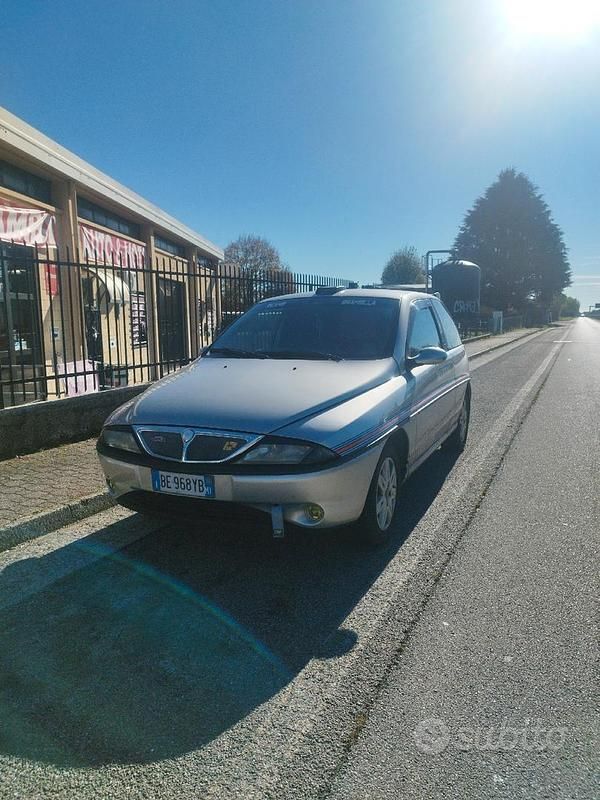 Grigio Usata 1999 Lancia Ypsilon Due volumi | 650 € - Immagine 1/4