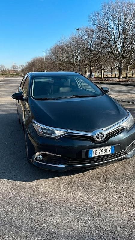 Usata Toyota Auris Lounge 2016 Blu Berlina
