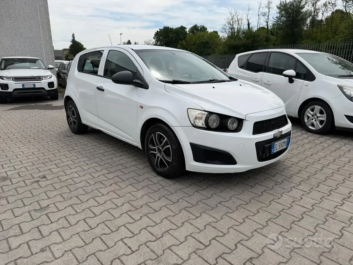 Usata Chevrolet Aveo LS 69 CV (50 kW) 2012 Bianco Berlina
