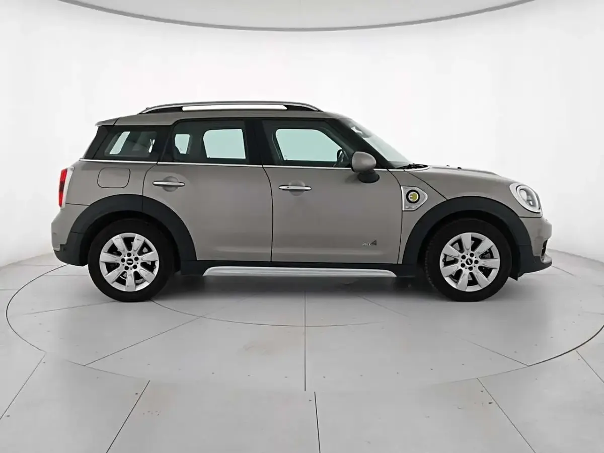 Usata Mini Cooper S Countryman Business 136 CV (100 kW) 2019 Melting silver SUV