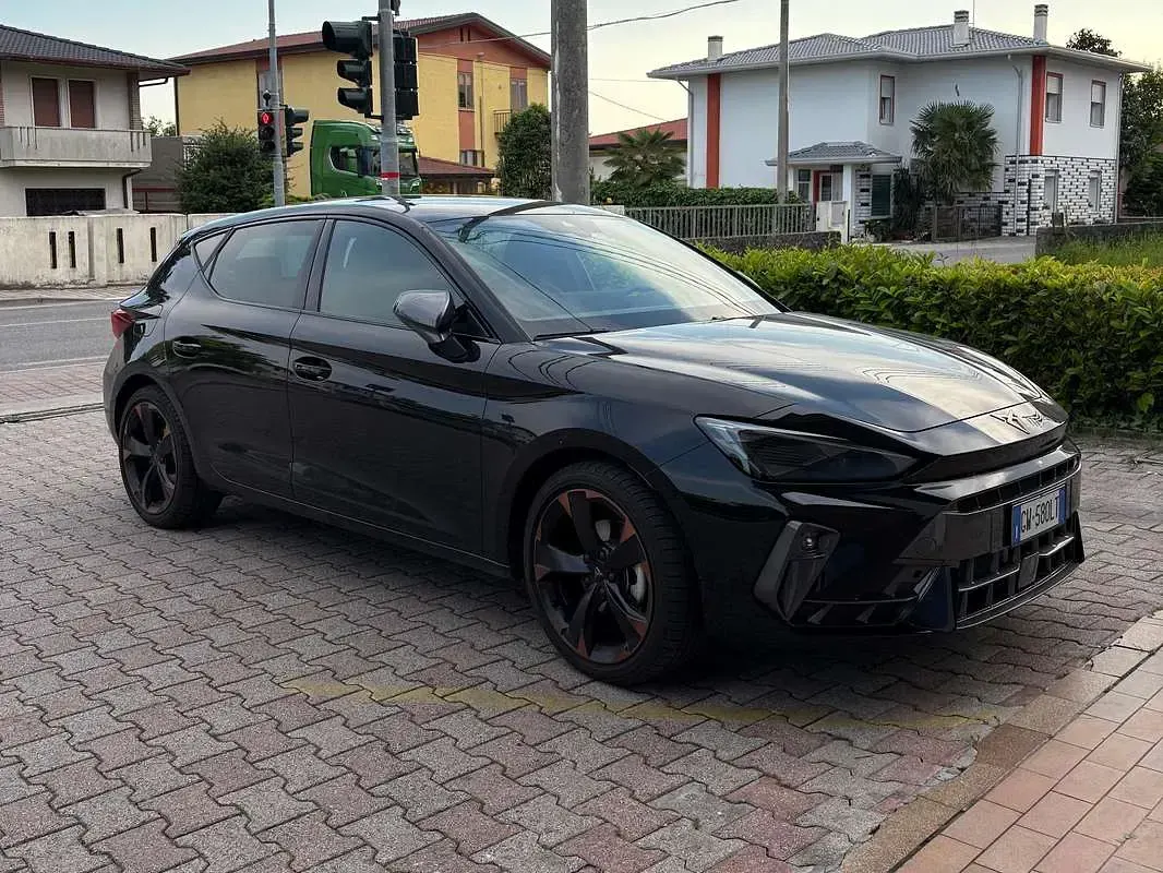 Usata Cupra Leon 150 CV (110 kW) 2024 Berlina
