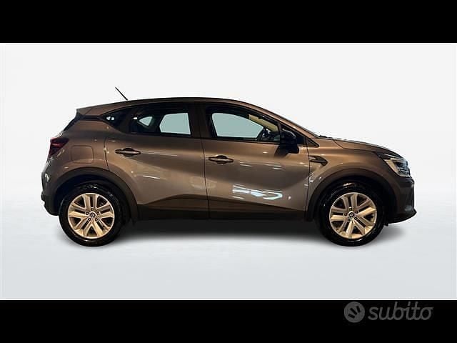 Usata Renault Captur Equilibre 91 CV (66 kW) 2023 Grigio scuro SUV