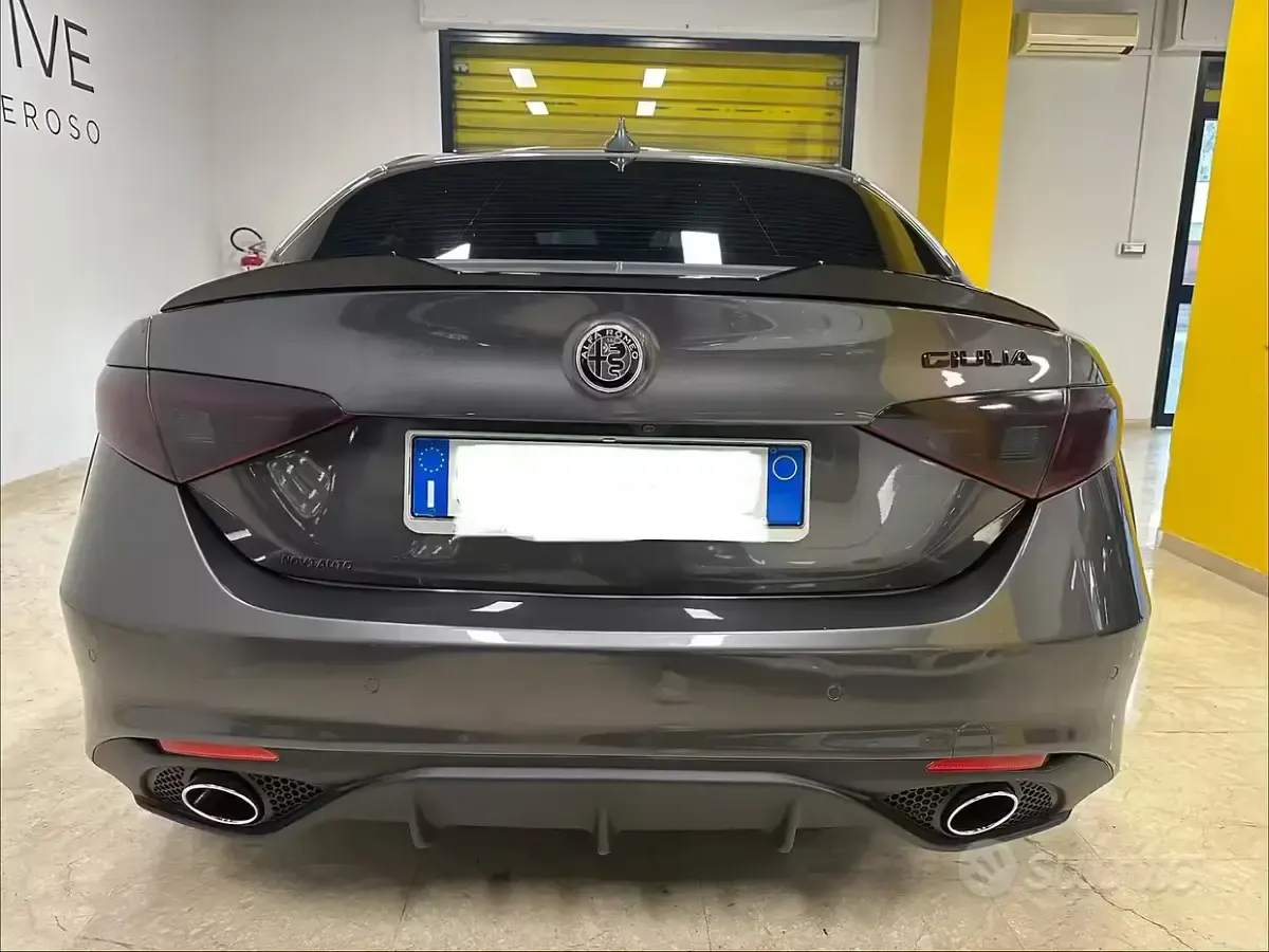 Usata Alfa Romeo Giulia Veloce 136 CV (100 kW) 2016 Grigio Berlina
