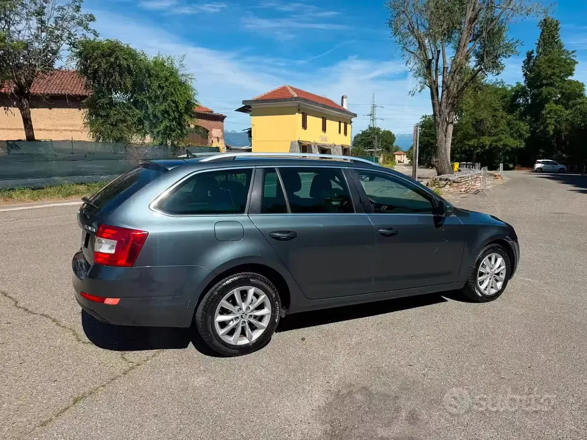 Usata Skoda Octavia Style 116 CV (85 kW) 2017 Grigio Station wagon