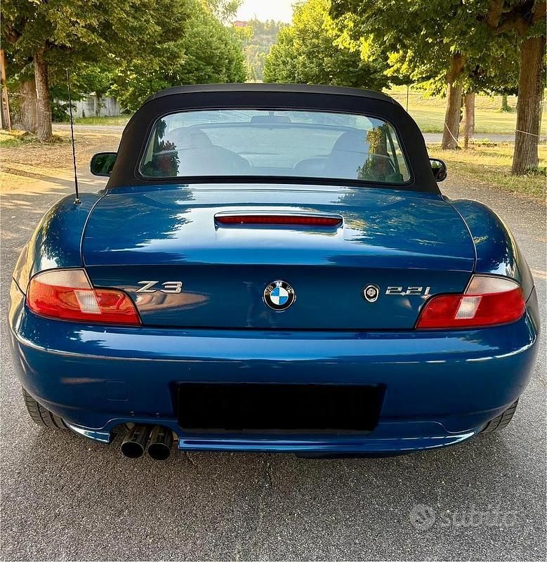 Usata BMW Z3 Efficient Dynamics 170 CV (125 kW) 2001 Blu Cabrio
