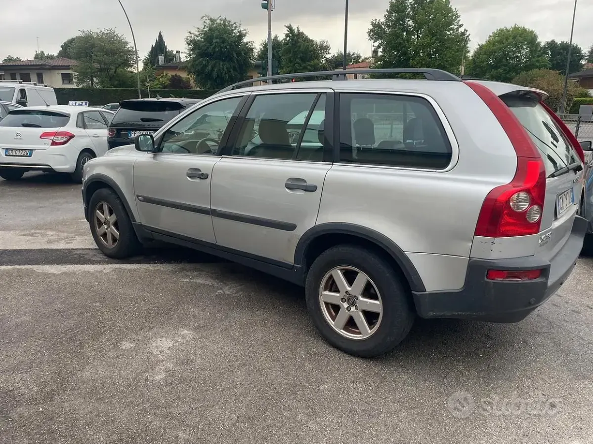 Usata Volvo XC90 185 CV (136 kW) 2005 Grigio SUV