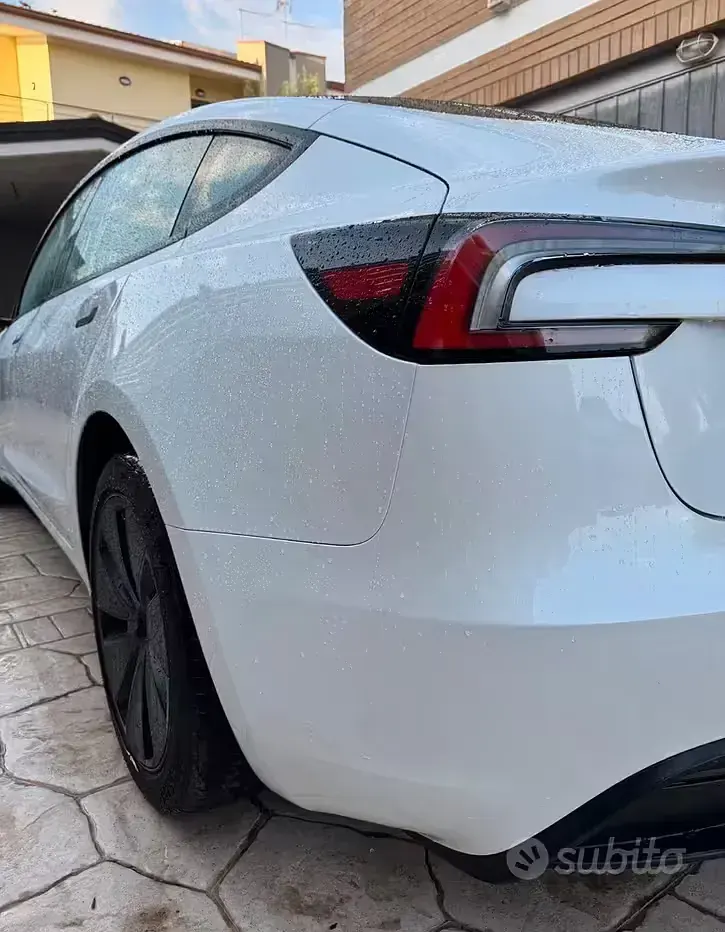 Usata Tesla Model 3 Standard Range 88 kW (120 CV) 2024 Bianco Berlina
