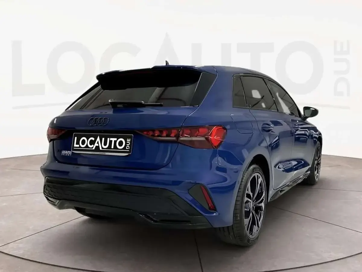 Nuova Audi A3 S-Line 150 CV (110 kW) 2025 Blu Berlina