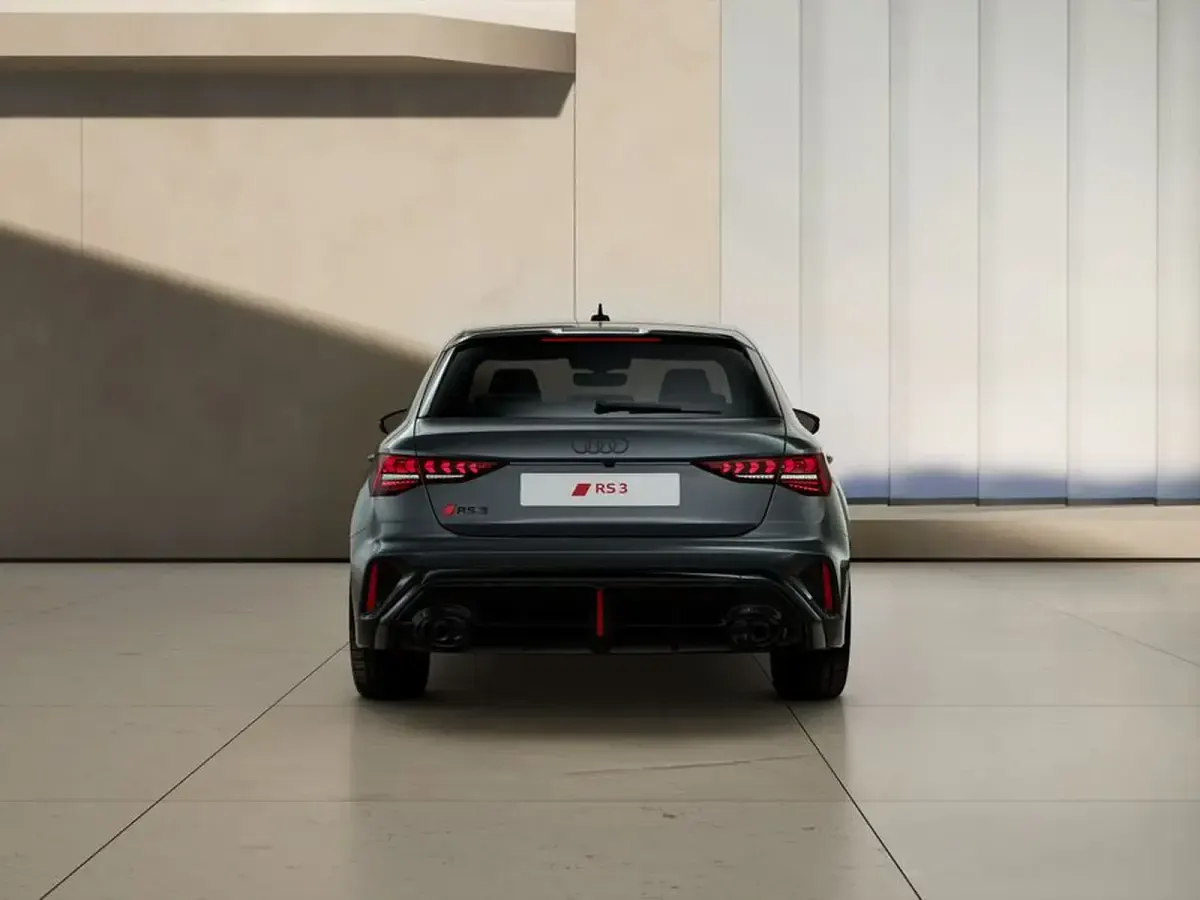 Nuova Audi RS3 Comfort 400 CV (294 kW) 2026 Grigio daytona perlato Berlina