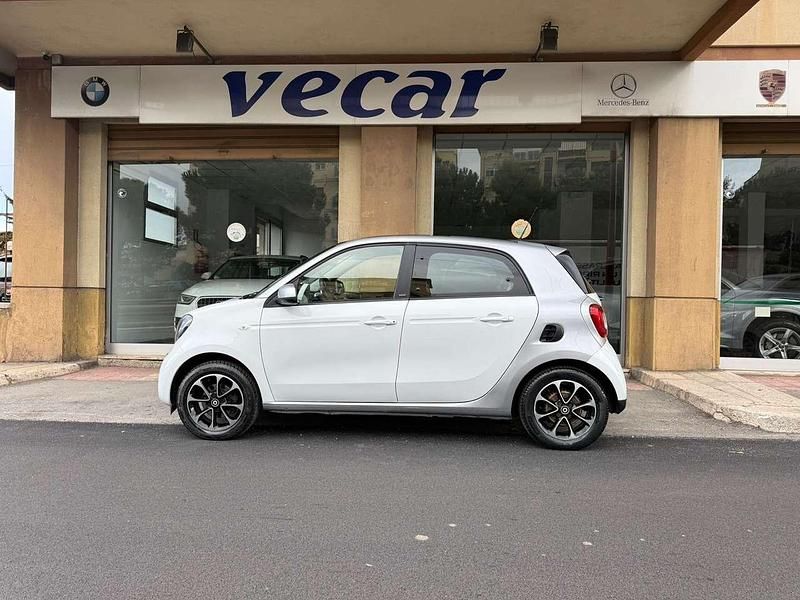 Usata Smart ForFour Passion 71 CV (52 kW) 2016 Bianco Utilitaria