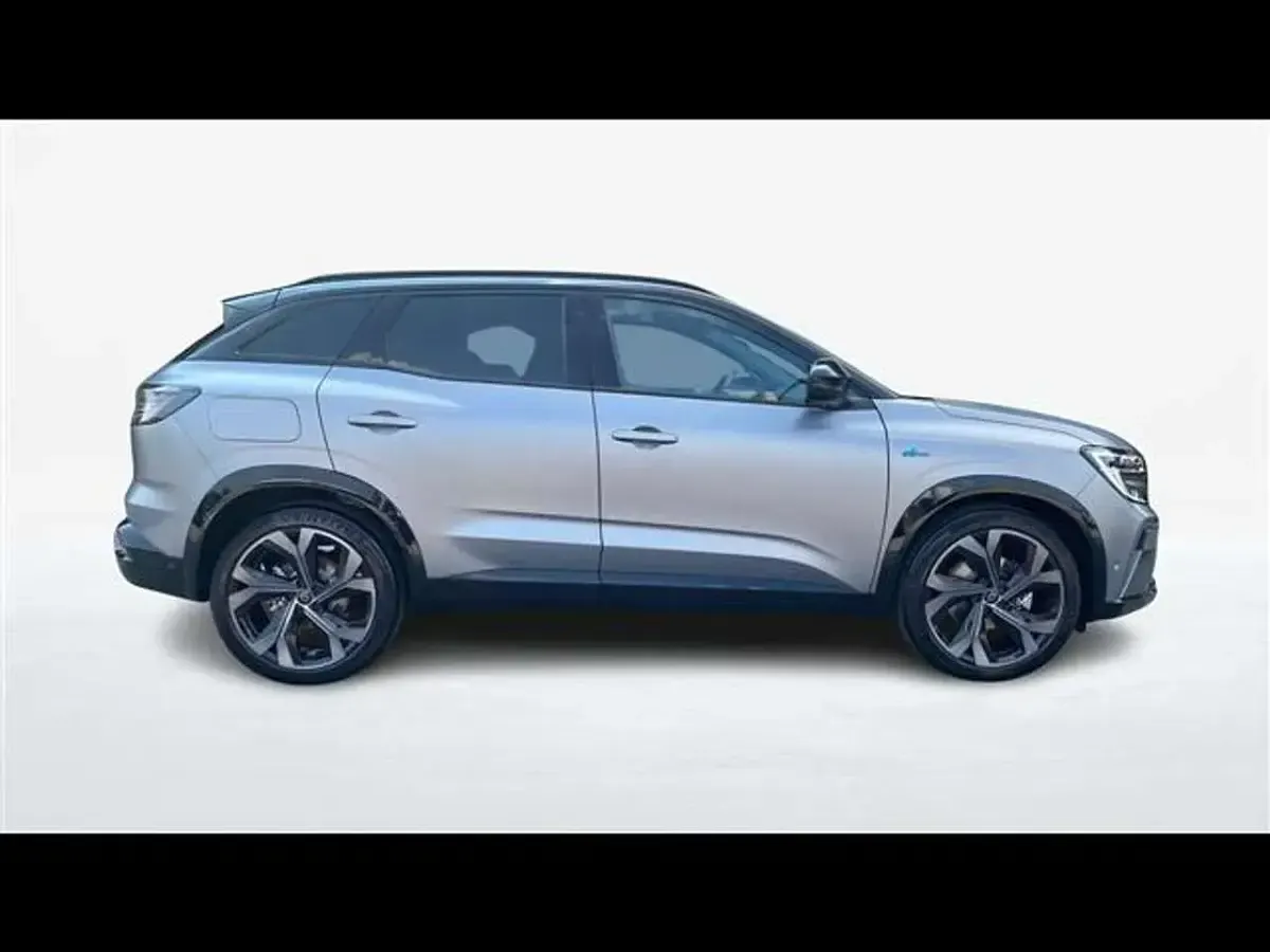 Usata Renault Austral Techno 131 CV (96 kW) 2023 Grigio scuro SUV