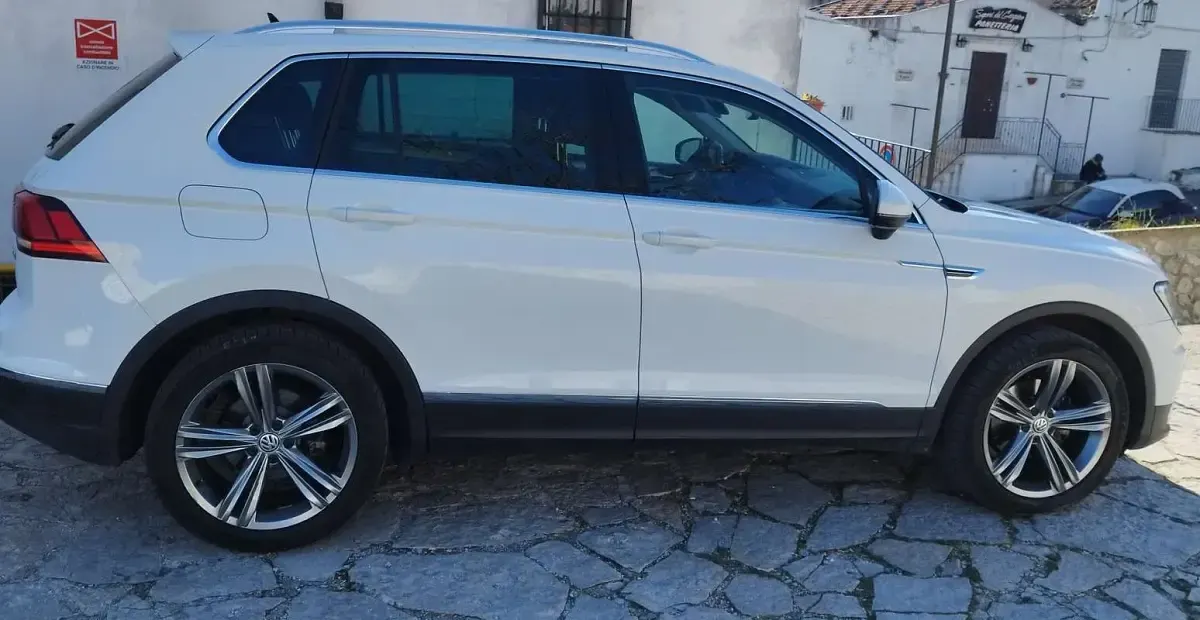 Usata VW Tiguan Executive 150 CV (110 kW) 2016 Bianco SUV