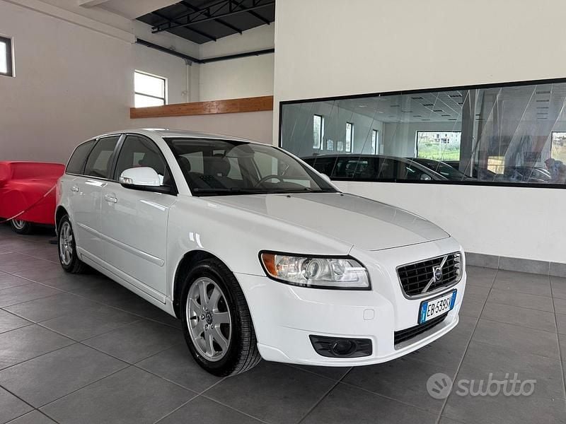 Usata Volvo V50 136 CV (100 kW) 2010 Bianco Station wagon