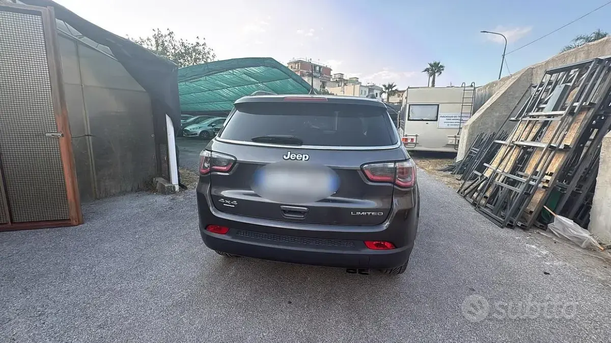 Usata Jeep Compass Limited 140 CV (102 kW) 2017 Nero SUV