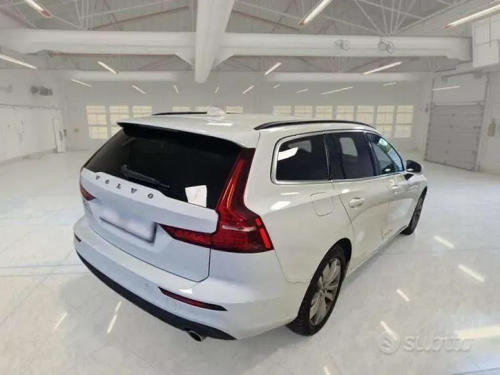 Usata Volvo V60 Business Edition 197 CV (144 kW) 2021 Bianco Station wagon