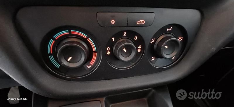 Usata Fiat Doblò Easy 95 CV (69 kW) 2017 Bianco Monovolume