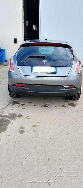 Usata Lancia Delta 120 CV (88 kW) 2009 Grigio Utilitaria