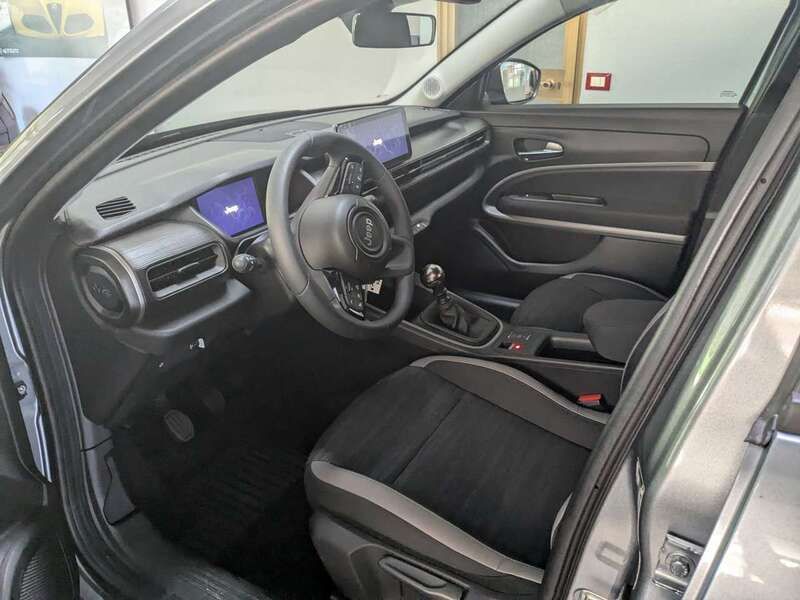 Usata Jeep Avenger Longitude 101 CV (74 kW) 2024 Grigio SUV
