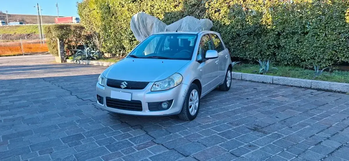 Usata Suzuki SX4 107 CV (78 kW) 2008 Argento SUV