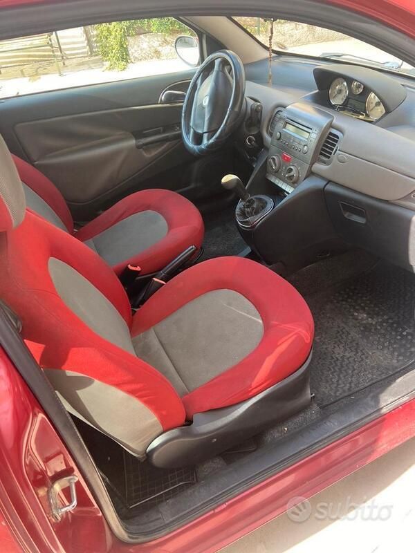 Rosso Usata 2006 Lancia Ypsilon Due volumi | 1700 € (Super prezzo) - Immagine 1/4