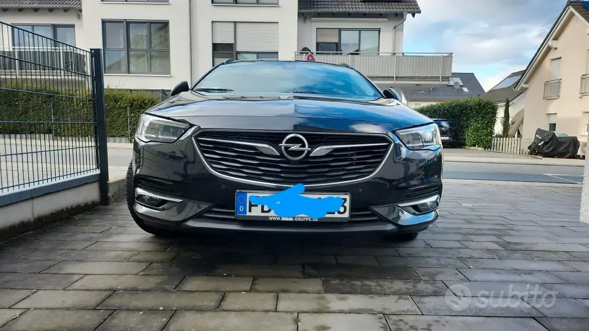 Usata Opel Insignia Sport 136 CV (100 kW) 2019 Nero Utilitaria