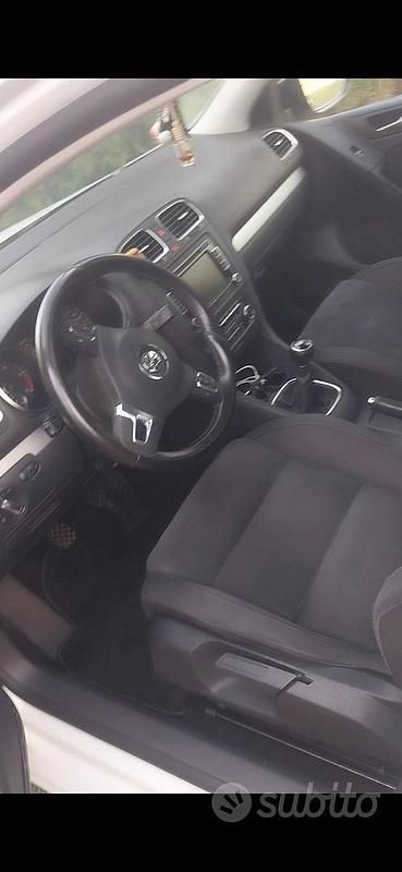 Usata VW Golf VI 110 CV (80 kW) 2009 Bianco Utilitaria