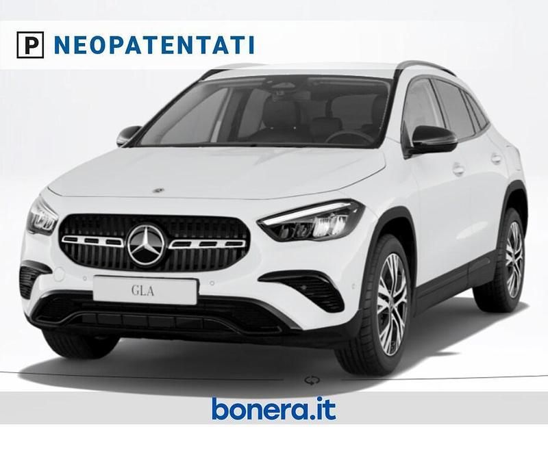 Nuova Mercedes GLA180 Advanced Plus 116 CV (85 kW) 2025 Bianco SUV
